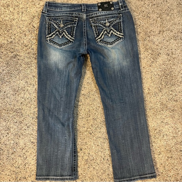 Miss Me Boyfriend Capri Distressed Jeans Size 31 Waist - Picture 4 of 16